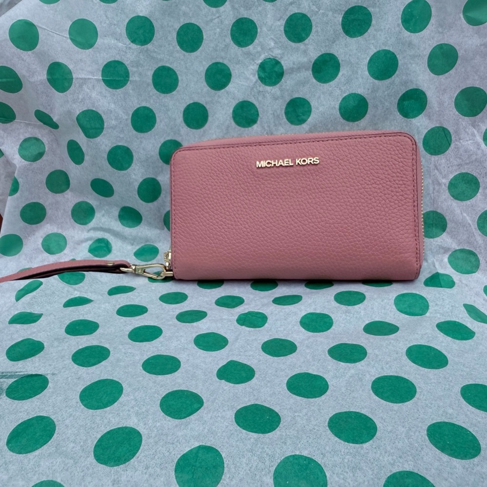 Brand new Michael Kors Pink Wallet